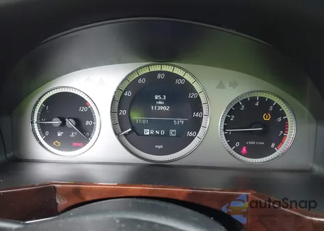 2010 Mercedes-Benz Glk 350 4Matic z USA, uszkodzony, nr VIN WDCGG8HBXAF391228